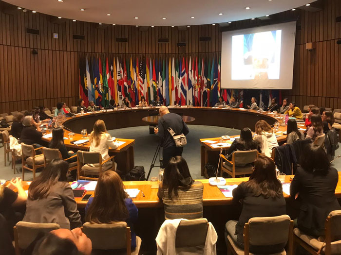 Despacio  en  el  Seminario  Mujeres  en  Movimiento