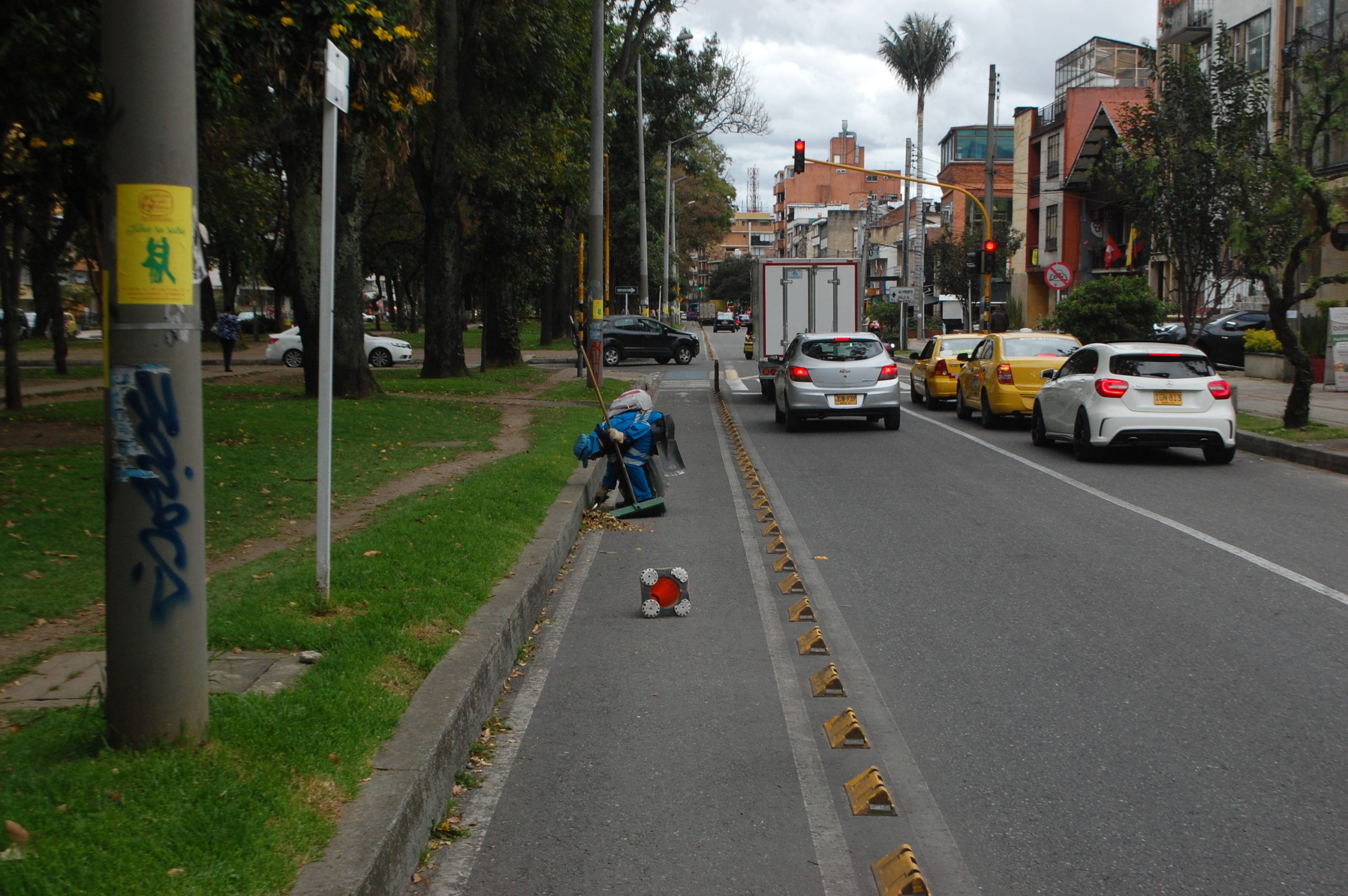 ¿Se debe obligar a los ciclistas a usar la ciclo-infraestructura en las vías que disponen de ella?