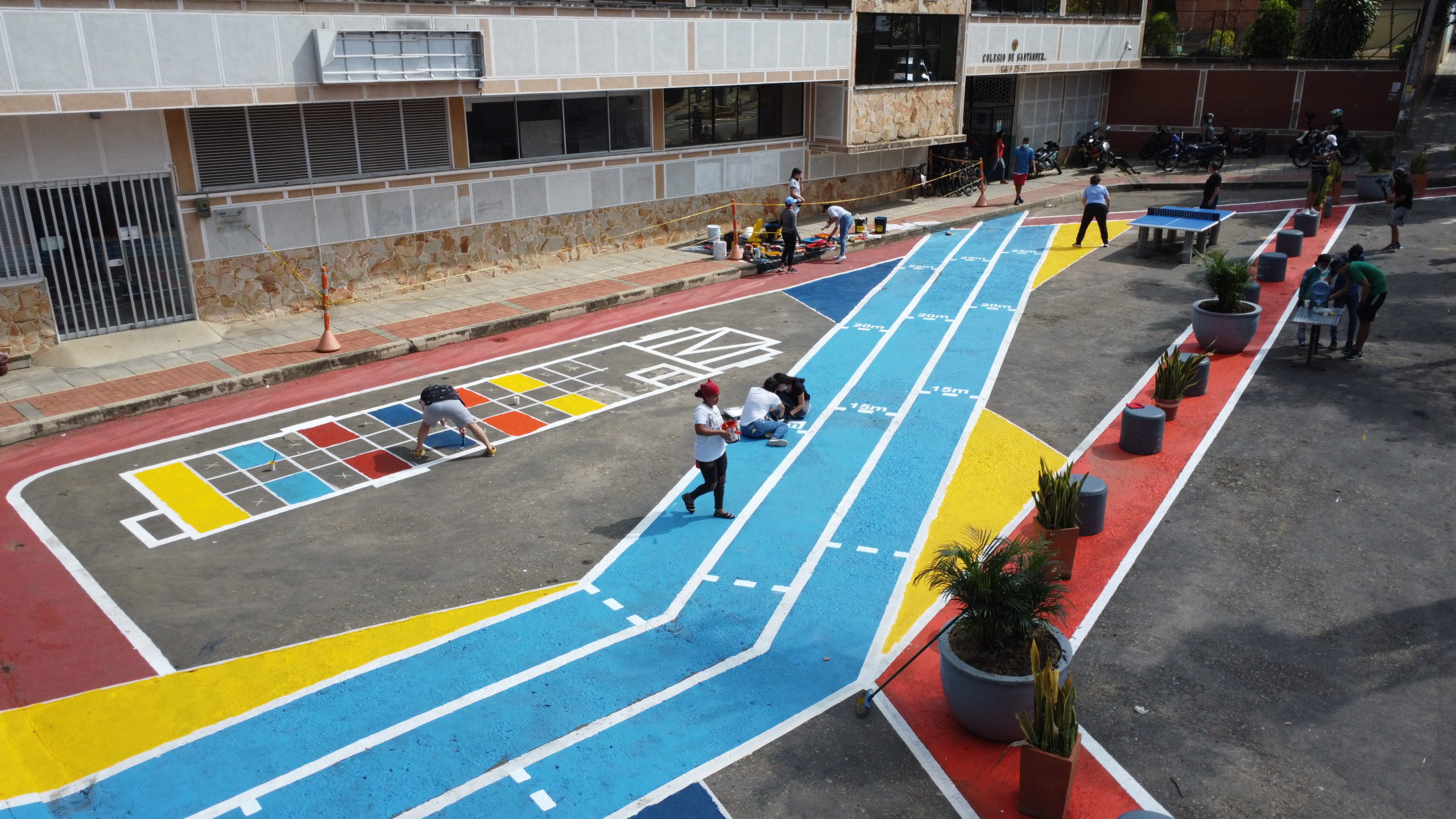 Cómo recuperar el espacio público y mejorar la seguridad vial y personal de mujeres peatonas y ciclistas por medio de proyecto de urbanismo táctico con enfoque de género en Barranquilla, Bucaramanga y Pasto